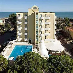 4* Отель Salus Smart & Chic