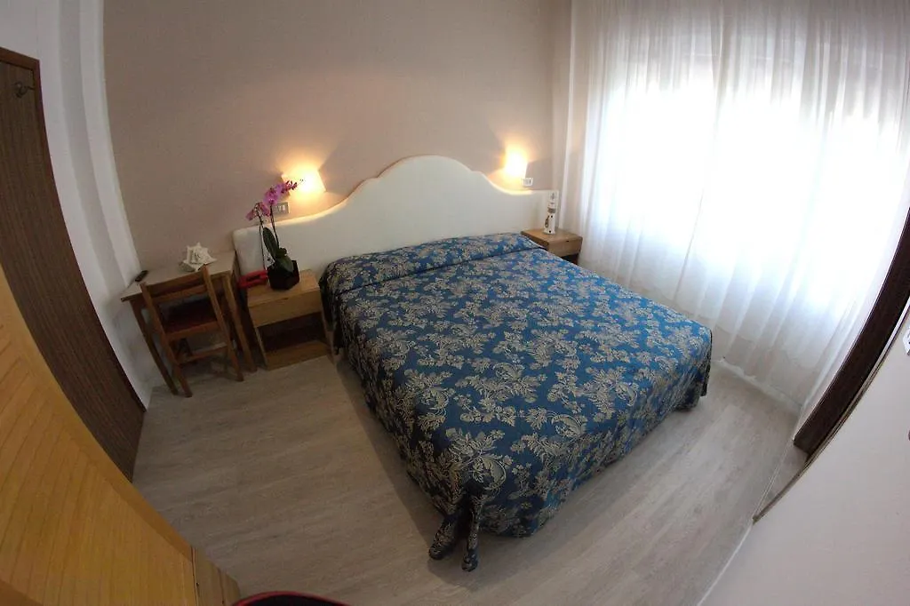 לידו די ג'סולו Hotel Moderno