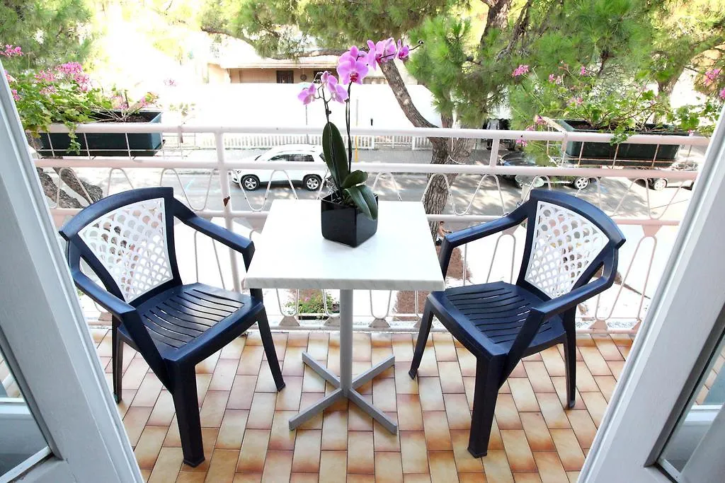 ***  לידו די ג'סולו Hotel Moderno איטליה