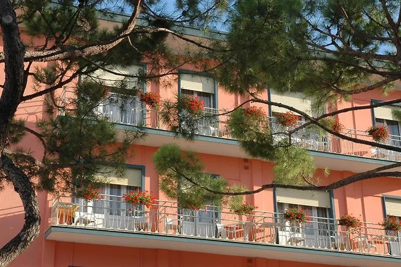 לידו די ג'סולו Hotel Moderno לידו די ג'סולו